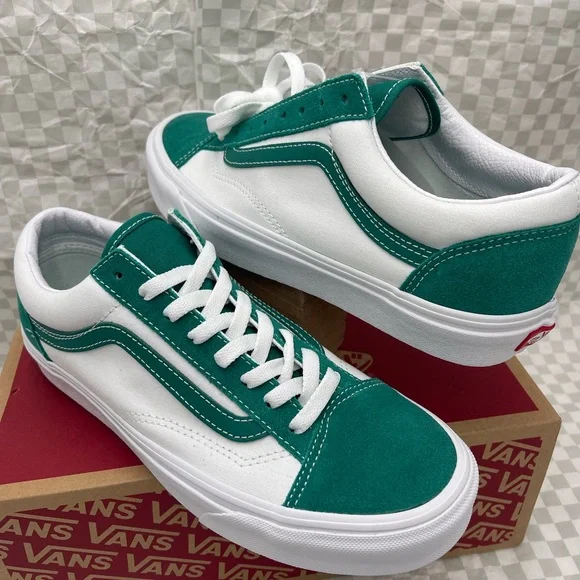 Vans WMNS Style 36 'Classic Sport -
Cadmium Green Sneakers
VN0A54F69YE - Picture 12 of 16